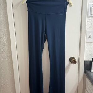 PINK Victoria's Secret Navy Blue Yoga Leggings